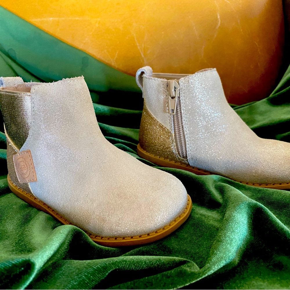 Livie and Lucca size 7 (toddler) girls boots